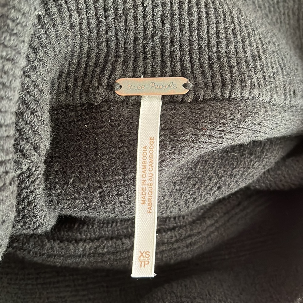 Free People Ottoman Slouchy Tunic Sweater in Black Size XS - Picture 6 of 8